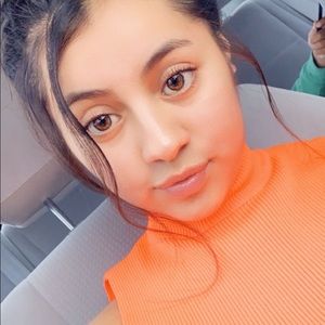 Meet your Posher, Noelia